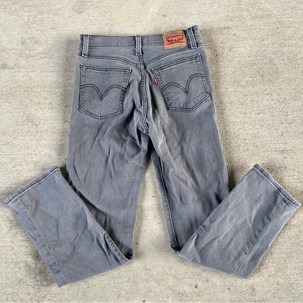Levi’s “Wedgie Straight” Buttonfly Jeans Size 27